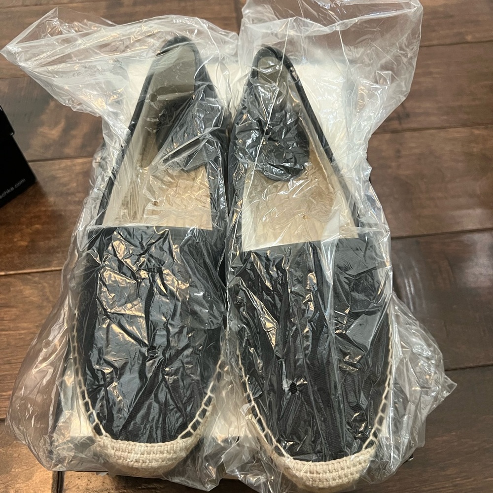 Gucci Black and Cream Canvas Espadrilles - Picture 9 of 12